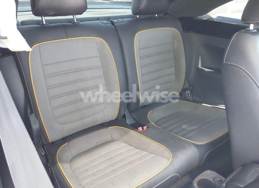 Photo 8 of 2018 Volkswagen Beetle 2.0T DUNE (VIN 3VWSD7AT1JM702354)