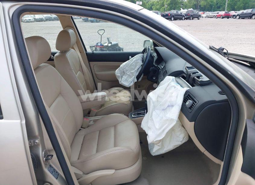 Photo 5 of 2004 Volkswagen Jetta GLI 1.8T/GLS 1.8T (VIN 3VWSE69MX4M060614)