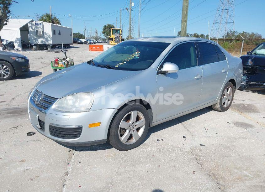 Photo 2 of 2005 Volkswagen Jetta 2.5 (VIN 3VWSF71K25M605140)