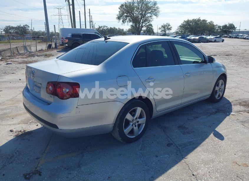 Photo 4 of 2005 Volkswagen Jetta 2.5 (VIN 3VWSF71K25M605140)