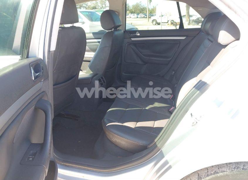 Photo 8 of 2005 Volkswagen Jetta 2.5 (VIN 3VWSF71K25M605140)