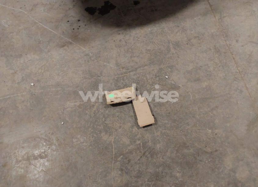 Photo 12 of 2005 Volkswagen Jetta 2.5 (VIN 3VWSF71K55M627164)