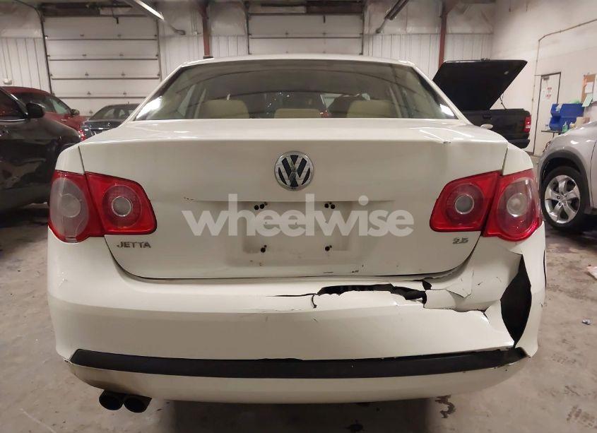 Photo 17 of 2005 Volkswagen Jetta 2.5 (VIN 3VWSF71K55M627164)