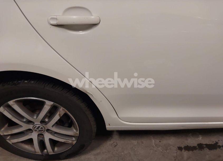 Photo 18 of 2005 Volkswagen Jetta 2.5 (VIN 3VWSF71K55M627164)