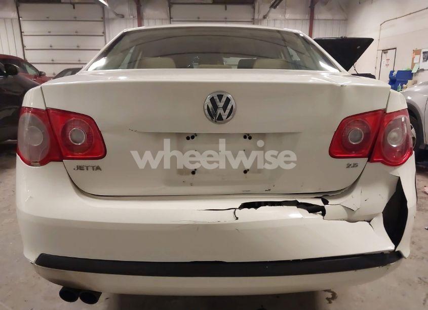 Photo 6 of 2005 Volkswagen Jetta 2.5 (VIN 3VWSF71K55M627164)