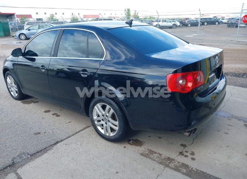 Photo 3 of 2007 Volkswagen Jetta 2.5 (VIN 3VWSF71K67M104593)