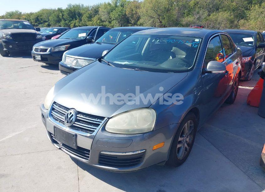Photo 2 of 2005 Volkswagen Jetta 2.5 (VIN 3VWSF71K85M614120)