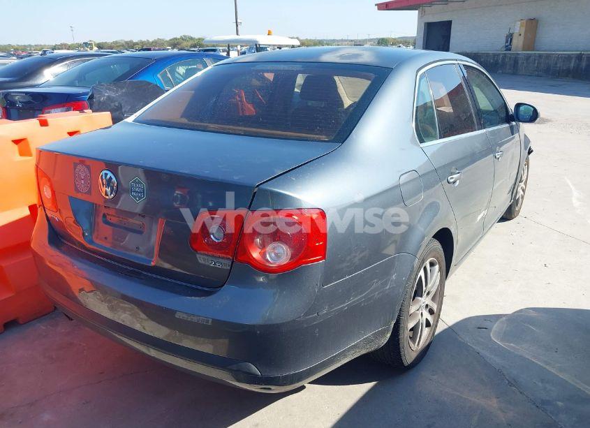 Photo 4 of 2005 Volkswagen Jetta 2.5 (VIN 3VWSF71K85M614120)