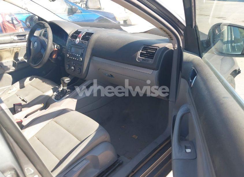 Photo 5 of 2005 Volkswagen Jetta 2.5 (VIN 3VWSF71K85M614120)