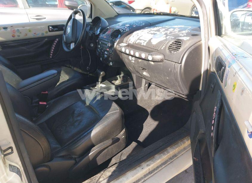 Photo 5 of 2006 Volkswagen New BEETLE 2.5 (VIN 3VWSG31CX6M409205)