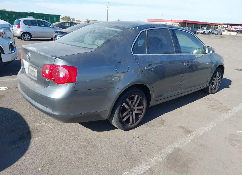 Photo 4 of 2005 Volkswagen Jetta 2.5 (VIN 3VWSG71K25M614885)