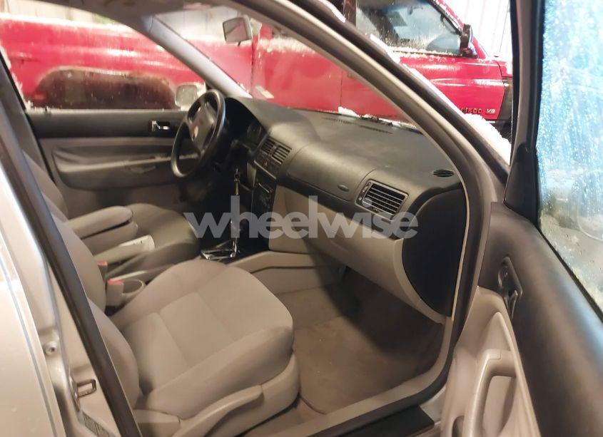 Photo 5 of 2004 Volkswagen Jetta GLS 2.0L (VIN 3VWSK69M14M085555)