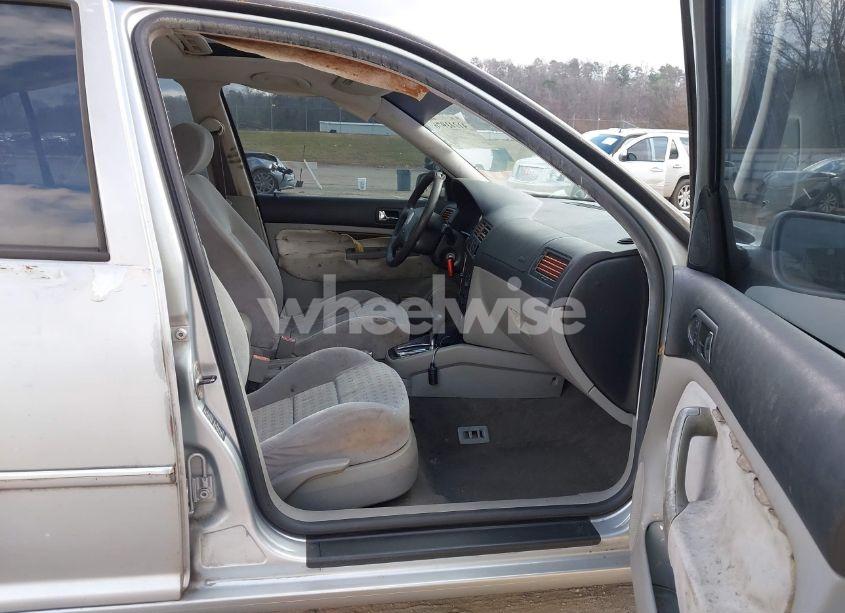 Photo 5 of 2004 Volkswagen Jetta GLS 2.0L (VIN 3VWSK69M54M028369)