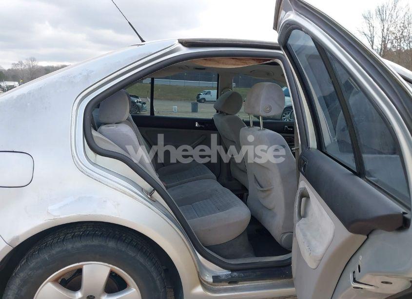 Photo 8 of 2004 Volkswagen Jetta GLS 2.0L (VIN 3VWSK69M54M028369)