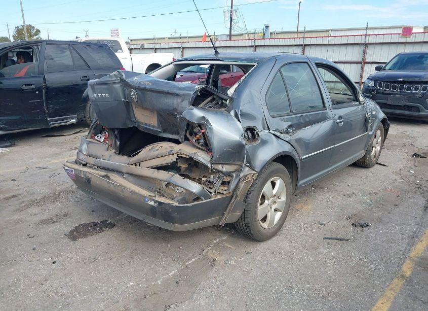 Photo 4 of 2004 Volkswagen Jetta GLS 2.0L (VIN 3VWSK69M54M103782)