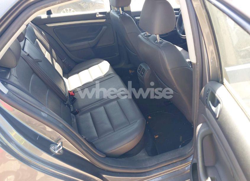 Photo 8 of 2006 Volkswagen Jetta TDI (VIN 3VWST71K56M009840)