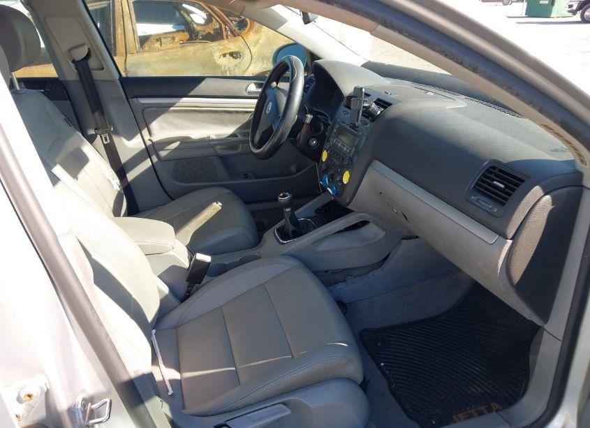 Photo 5 of 2006 Volkswagen Jetta TDI (VIN 3VWST71K86M751570)