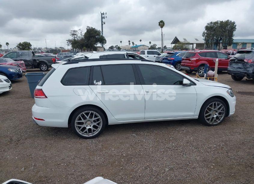 Photo 13 of 2019 Volkswagen Golf SPORTWAGEN 1.4T S (VIN 3VWT57AU9KM510272)