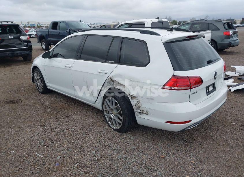 Photo 3 of 2019 Volkswagen Golf SPORTWAGEN 1.4T S (VIN 3VWT57AU9KM510272)