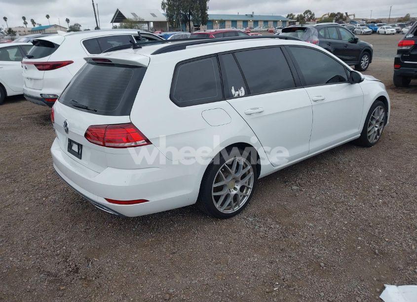Photo 4 of 2019 Volkswagen Golf SPORTWAGEN 1.4T S (VIN 3VWT57AU9KM510272)