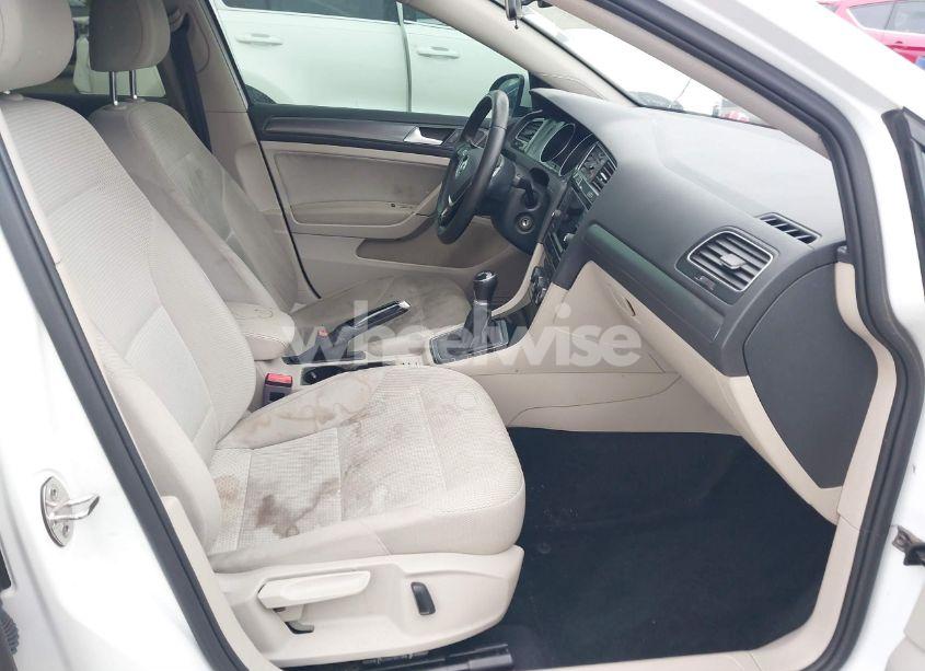 Photo 5 of 2019 Volkswagen Golf SPORTWAGEN 1.4T S (VIN 3VWT57AU9KM510272)