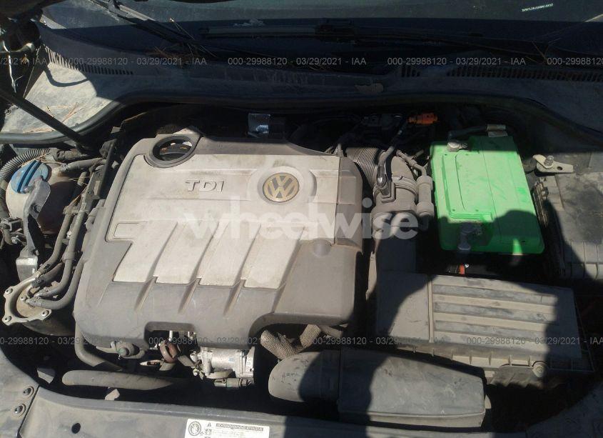 Photo 10 of 2010 Volkswagen Jetta TDI (VIN 3VWTL7AJ2AM616637)