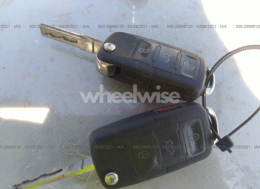 Photo 11 of 2010 Volkswagen Jetta TDI (VIN 3VWTL7AJ2AM616637)