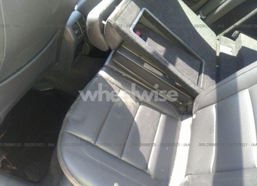 Photo 8 of 2010 Volkswagen Jetta TDI (VIN 3VWTL7AJ2AM616637)