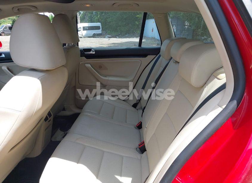 Photo 8 of 2010 Volkswagen Jetta TDI (VIN 3VWTL7AJ3AM689032)