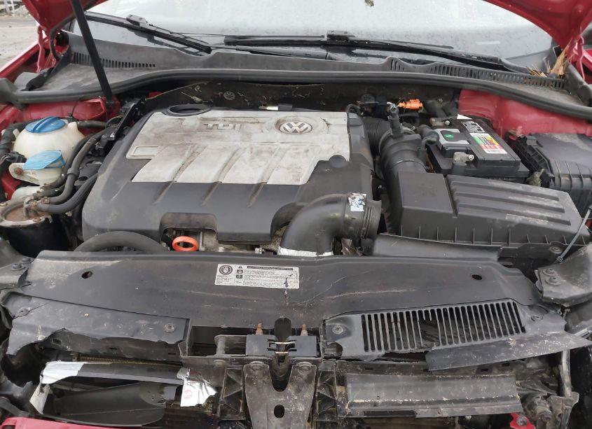 Photo 10 of 2010 Volkswagen Jetta TDI (VIN 3VWTL7AJ5AM669901)