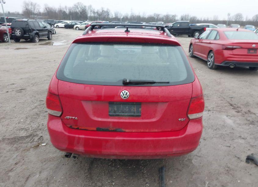 Photo 16 of 2010 Volkswagen Jetta TDI (VIN 3VWTL7AJ5AM669901)