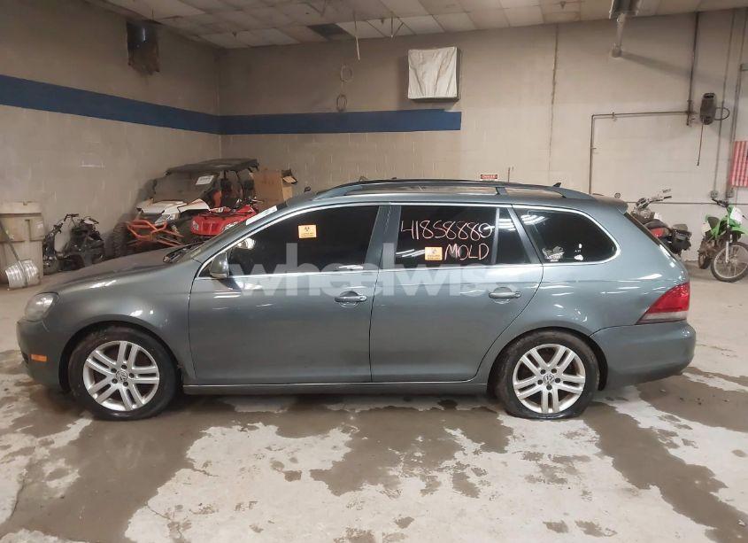 Photo 12 of 2010 Volkswagen Jetta TDI (VIN 3VWTL7AJ7AM672069)