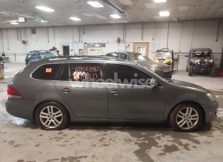 Photo 14 of 2010 Volkswagen Jetta TDI (VIN 3VWTL7AJ7AM672069)