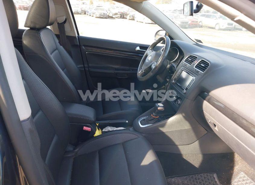 Photo 5 of 2010 Volkswagen Jetta TDI (VIN 3VWTL7AJ8AM684201)