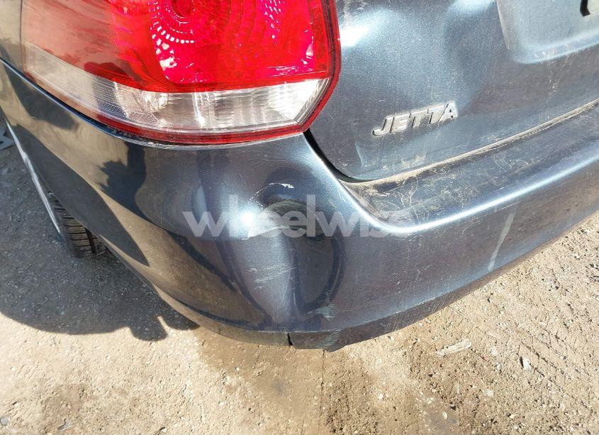 Photo 6 of 2010 Volkswagen Jetta TDI (VIN 3VWTL7AJ8AM684201)