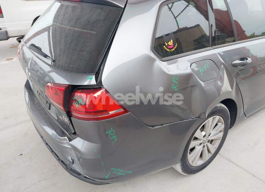 Photo 17 of 2017 Volkswagen Golf SPORTWAGEN TSI S (VIN 3VWU17AU6HM528933)