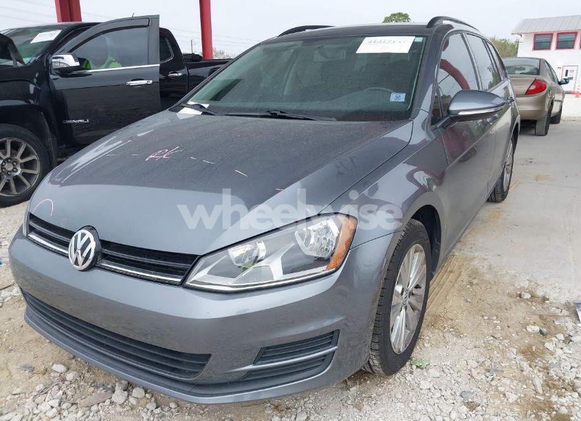 Photo 2 of 2017 Volkswagen Golf SPORTWAGEN TSI S (VIN 3VWU17AU6HM528933)
