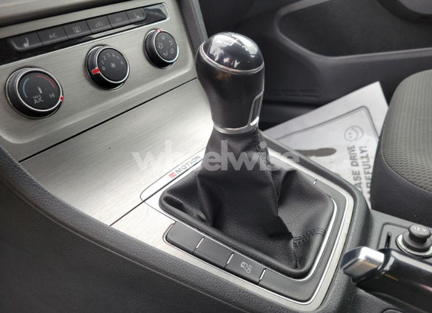 Photo 6 of 2017 Volkswagen Golf SPORTWAGEN TSI S (VIN 3VWU17AUXHM532015)