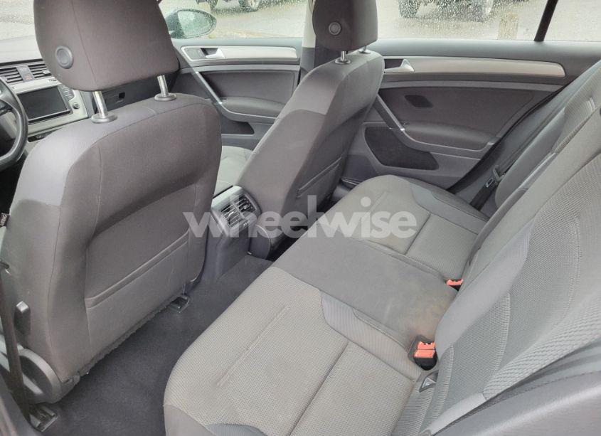 Photo 8 of 2017 Volkswagen Golf SPORTWAGEN TSI S (VIN 3VWU17AUXHM532015)