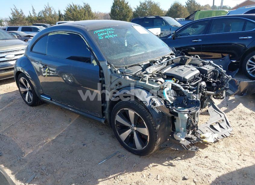 2014 Volkswagen Beetle 2.0T R-LINE (VIN 3VWVT7AT0EM652262) main photo