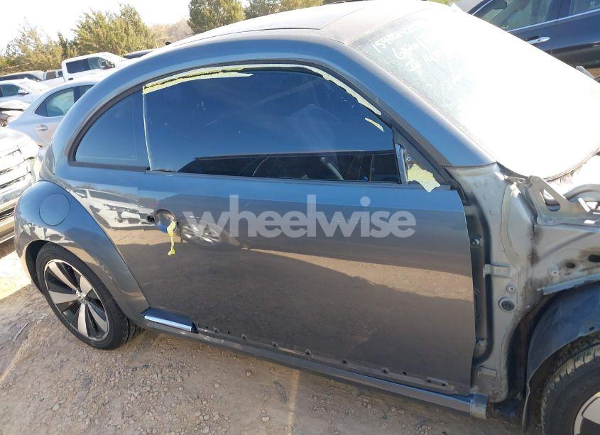 Photo 14 of 2014 Volkswagen Beetle 2.0T R-LINE (VIN 3VWVT7AT0EM652262)