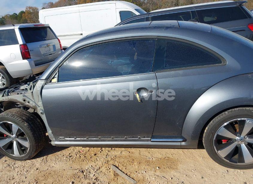 Photo 15 of 2014 Volkswagen Beetle 2.0T R-LINE (VIN 3VWVT7AT0EM652262)