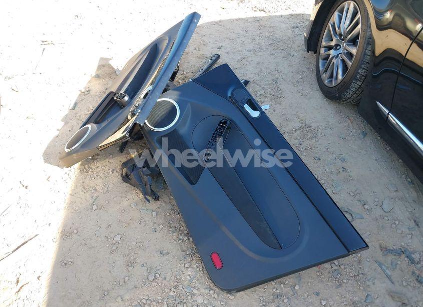 Photo 18 of 2014 Volkswagen Beetle 2.0T R-LINE (VIN 3VWVT7AT0EM652262)