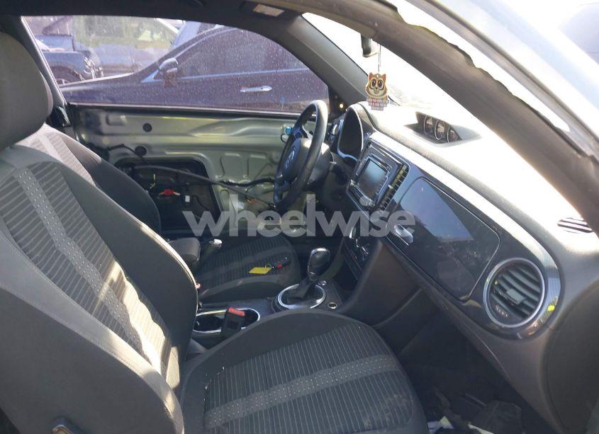 Photo 5 of 2014 Volkswagen Beetle 2.0T R-LINE (VIN 3VWVT7AT0EM652262)