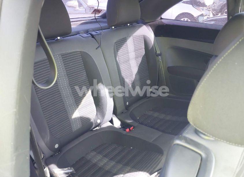 Photo 8 of 2014 Volkswagen Beetle 2.0T R-LINE (VIN 3VWVT7AT0EM652262)