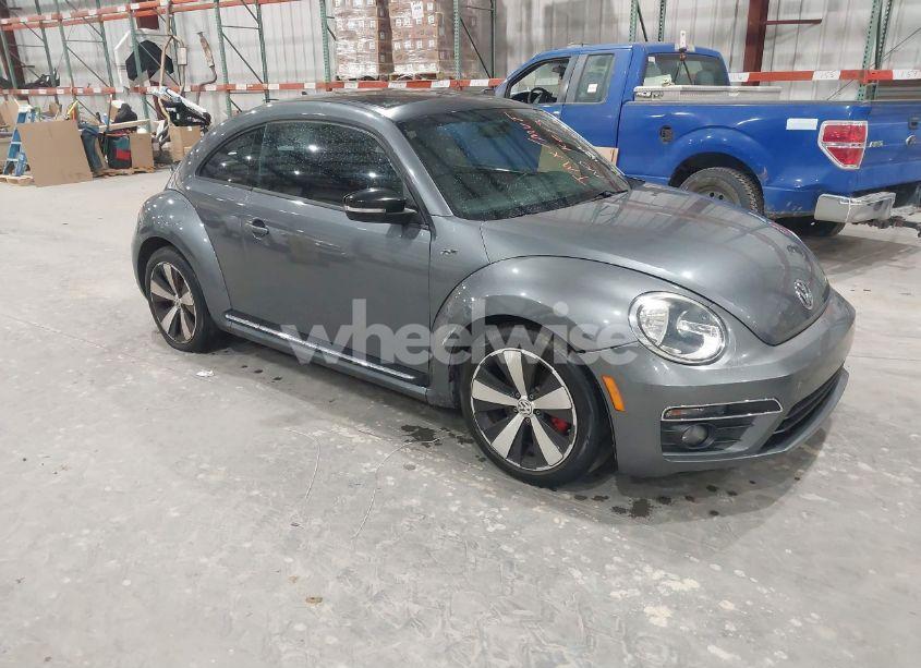 2014 Volkswagen Beetle 2.0T R-LINE (VIN 3VWVT7AT8EM630655) main photo