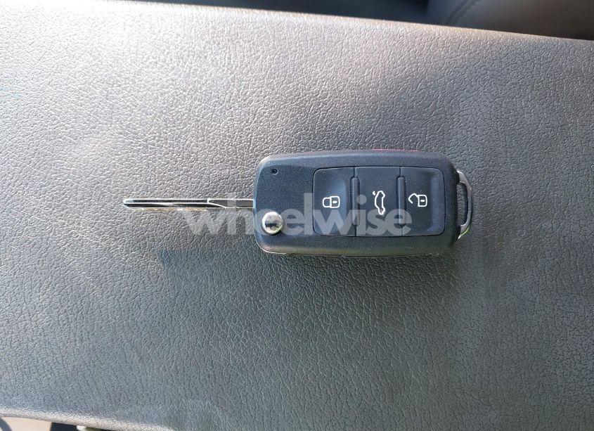 Photo 11 of 2014 Volkswagen Beetle 2.0T R-LINE (VIN 3VWVT7AT8EM630655)