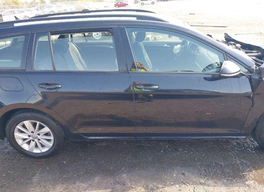 Photo 12 of 2019 Volkswagen Golf SPORTWAGEN 1.4T S/1.4T SE (VIN 3VWY57AU0KM511316)