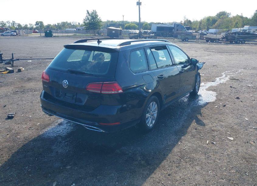 Photo 4 of 2019 Volkswagen Golf SPORTWAGEN 1.4T S/1.4T SE (VIN 3VWY57AU0KM511316)