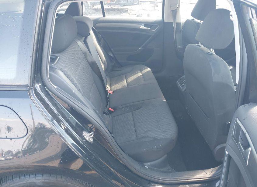 Photo 8 of 2019 Volkswagen Golf SPORTWAGEN 1.4T S/1.4T SE (VIN 3VWY57AU0KM511316)